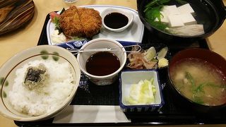 湯豆腐・氷見牛コロッケ定食