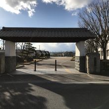 長島中学校の正門