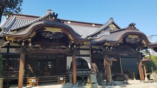 お堂が二つ並んでいる