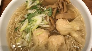 中華街にあるカジュアルな店