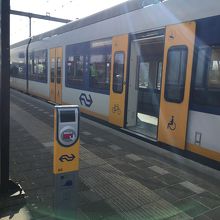 駅のICカードリーダーはこれです