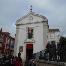 上りの場合、サンタ・ルジア教会が右手に見えてきます