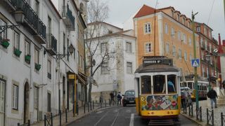 「サンタルジア展望台」へ向かう通りです
