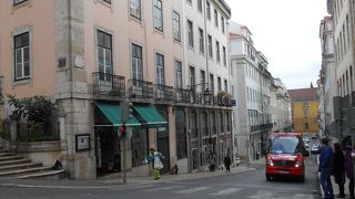 割と空いている通りでした