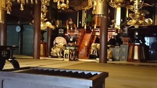 永平寺で一番高い所にあり広いお堂