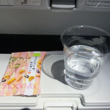 往路：到着前におつまみとドリンクのサービス