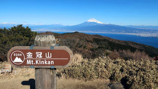 駿河湾と富士山が美しく見える山