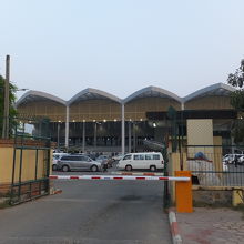 プノンペン国際空港に無事到着。