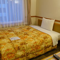 客室はこんな感じです。どこに泊まっても同じ作りです。