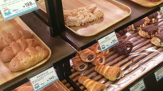 カフェスペースはありません