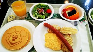朝食でプーさんファミリーに会いました