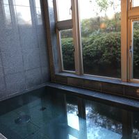 ホテルの共同浴場