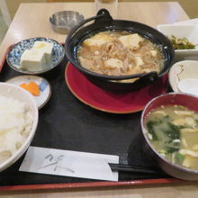 肉豆腐定食を食べました