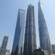 中華風の高層ビル