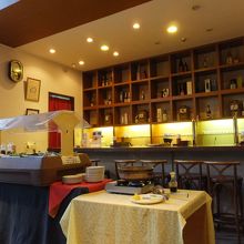 サラダブッフェ付き