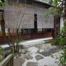 茶室、一景庵の裏庭。　素敵です！