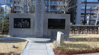 築地本願寺境内でひときわ目立つ