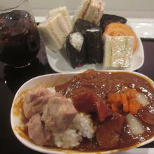 羽田空港国際線 ANAラウンジ (110番ゲート付近)