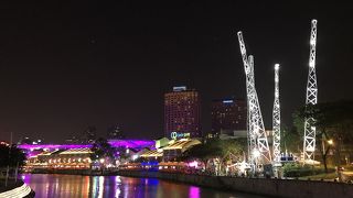 平日夜中でも大にぎわい