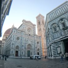 広角レンズを付けて撮影しました