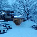 雪の中のちょっとひなびた温泉宿