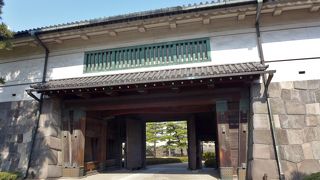 江戸城三ノ丸の正門だった