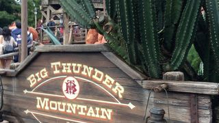 人気アトラクション