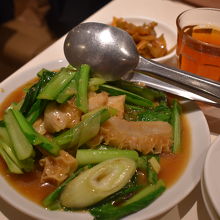 もつ野菜うまに、二人なら小でも十分。