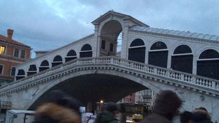 早朝がオススメ  サンタルチア駅前から