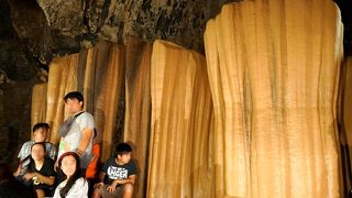 サガダ最大の巨大洞窟！クライマックスは「王のカーテン」