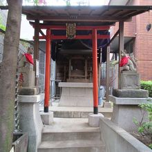 鳥居や社殿など