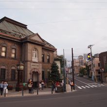 レンガ造りの建物が印象的