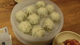 餃子とご飯はないようです。ラーメンです。