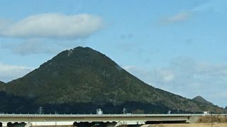 キレイなシルエットの山