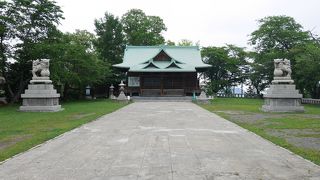 高台にある神社