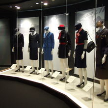 客室乗務員の制服