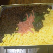 鳥ミンチといり卵のそぼろご飯