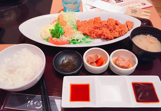 ランチはお得でボリューミー!