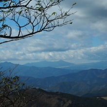 愛鷹山は見えています。