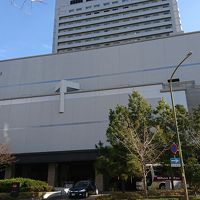 車で行くと、ナビが終了してもホテルが見えない。