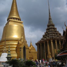 綺麗な仏塔です。