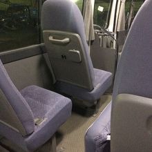 送迎バス車内
