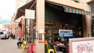 かわいいお店が立ち並ぶ通り