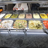 野菜、ポテトサラダ、カットフルーツ等