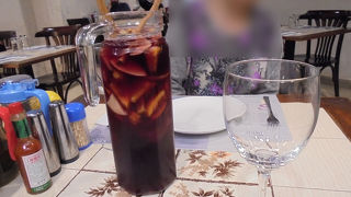 サングリアはぜひデカンタで　美味しいポルトガル料理