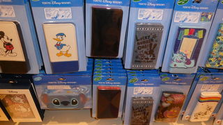 スマホケースも多数あります。