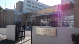 西が丘の中にあります。