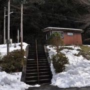 江の川から少し離れたところにある駅