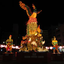 ホテルの窓から見えたランタンは倒壊してしまいました