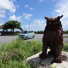 シーサーがお出迎え。